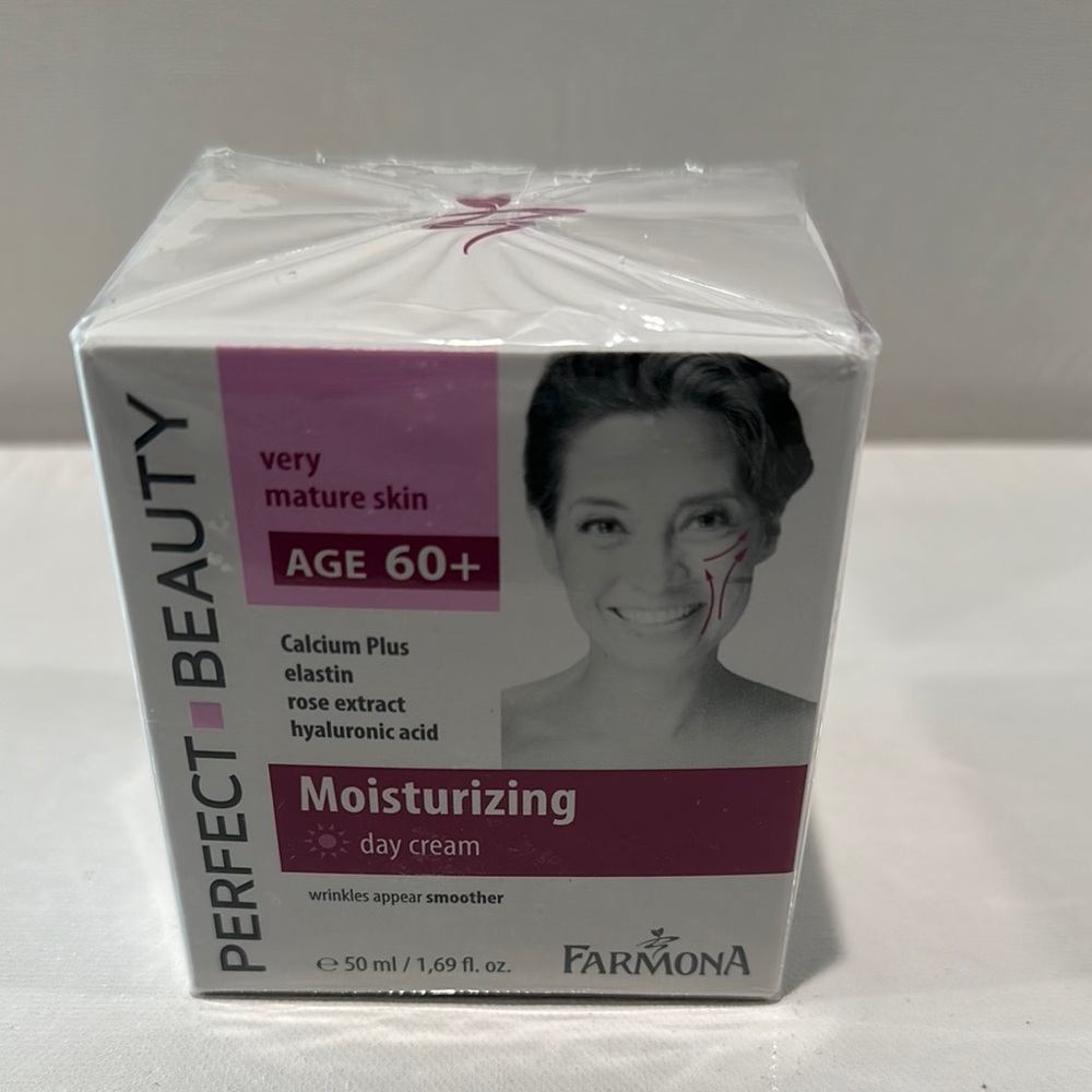Farmona Perfect Beauty Calcium, Elastin Hyaluronic acid Moisturizing Day Cream.